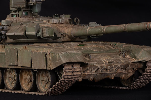 https://www.military-references.com/wp-content/uploads/2022/06/walkaround-tank-t-90-scale-model-by-istvan-zsoldos-600x400.jpg